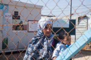stylianos papardelas anamoni Στυλιανός Παπαρδέλας refugee crisis syrians refugees greece lesvos jordan zataari idomeni pireaus 3